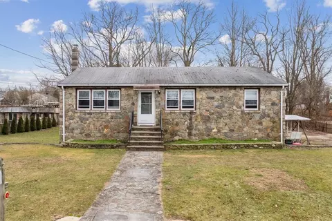 12 Patterson Ave, Warren, RI 02885