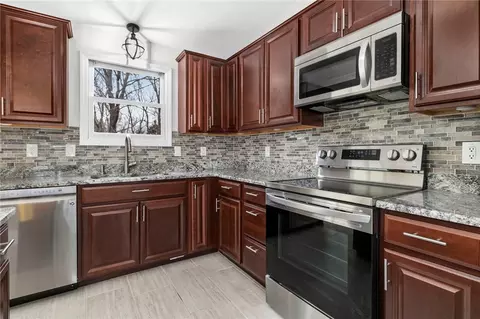 Kitchen - 60 Stephanie Ct, Warwick, RI 02889 photo 4 of 7
