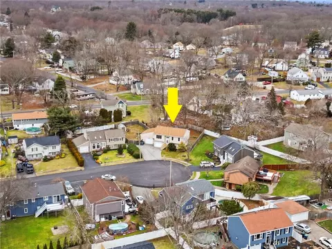 View/Area - 60 Stephanie Ct, Warwick, RI 02889 photo 2 of 4
