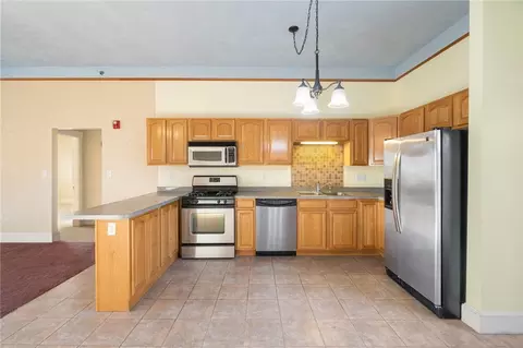 200 Cato St #5, Woonsocket, RI 02895 photo 5