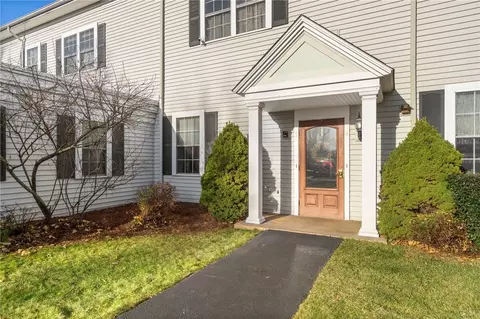 200 Cato St #5, Woonsocket, RI 02895 photo 3