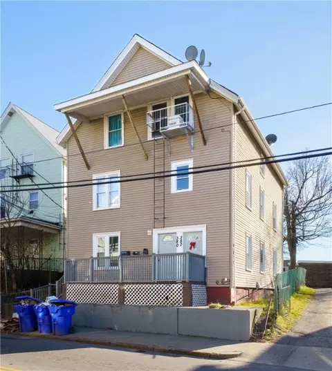 380 Weeden St, Pawtucket, RI 02860