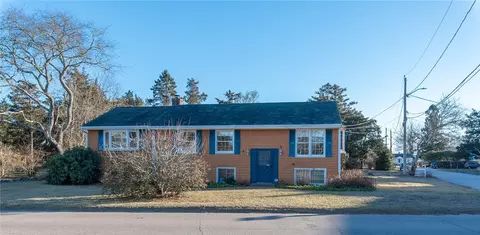 24 Cove Rd, Westerly, RI 02891