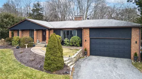 55 Maureen Dr, Smithfield, RI 02917
