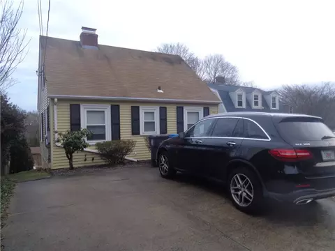 562 Phenix Ave, Cranston, RI 02921
