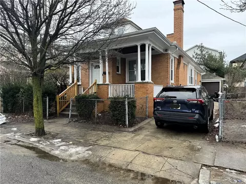 63 Health Ave, Providence, RI 02908