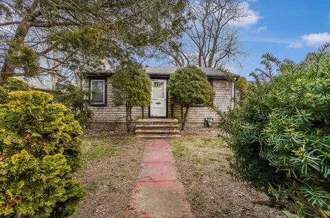 34 Mildred Ave, Swansea, MA 02777