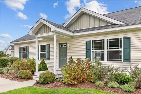 228 Chickadee Ln, South Kingstown, RI 02879