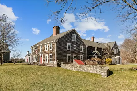 123 Massasoit Ave, Barrington, RI 02806