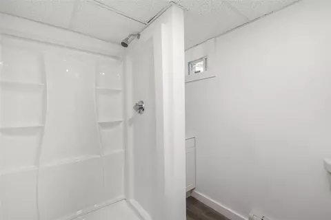 Bath - 1883 Flat River Rd, Coventry, RI 02816 photo 4 of 4