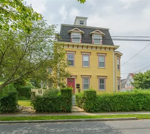 51 Annandale Rd #1, Newport, RI 02840
