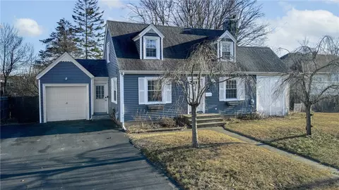 68 Blake St, Warwick, RI 02889
