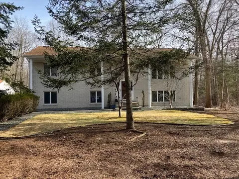 188 Twin River Rd, Lincoln, RI 02865