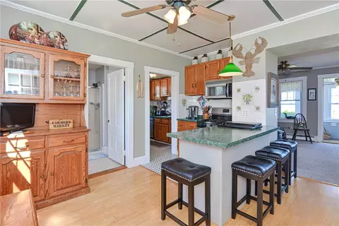 92 Shawomet Ave, Warwick, RI 02889 photo 22