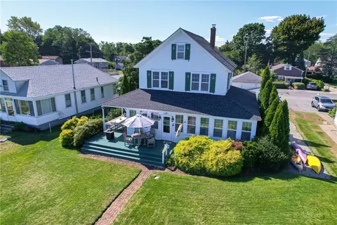 92 Shawomet Ave, Warwick, RI 02889 photo 3