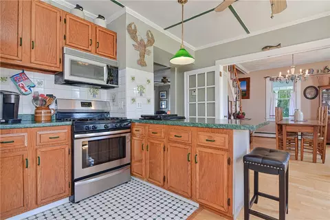 92 Shawomet Ave, Warwick, RI 02889 photo 23