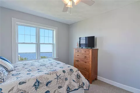 92 Shawomet Ave, Warwick, RI 02889 photo 34