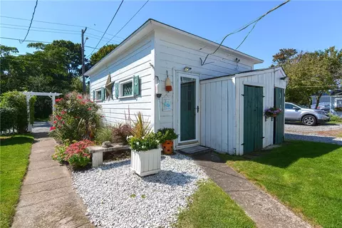 92 Shawomet Ave, Warwick, RI 02889 photo 43