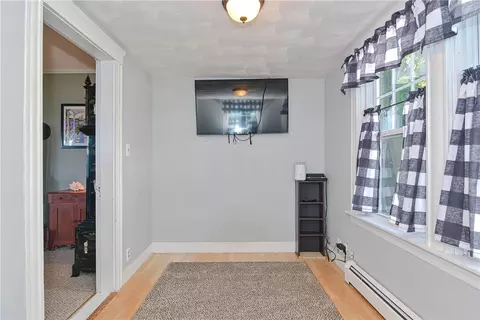 92 Shawomet Ave, Warwick, RI 02889 photo 14