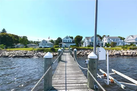92 Shawomet Ave, Warwick, RI 02889 photo 7