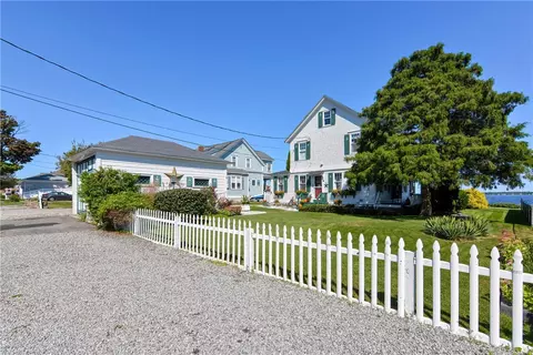 92 Shawomet Ave, Warwick, RI 02889 photo 8