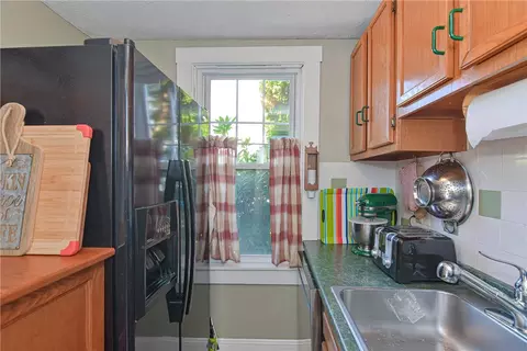 92 Shawomet Ave, Warwick, RI 02889 photo 25