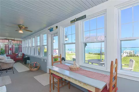 92 Shawomet Ave, Warwick, RI 02889 photo 16