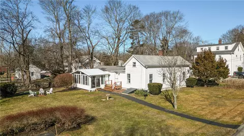 15 Dean Ave, North Kingstown, RI 02852