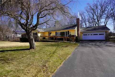 14 Newell Ln, Attleboro, MA 02703