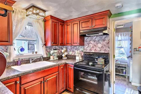 Kitchen - 145 W Shore Dr, Exeter, RI 02822 photo 6 of 7