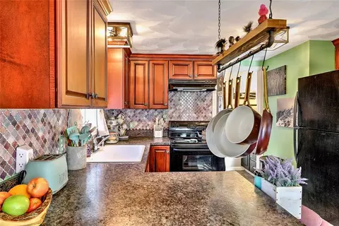 Kitchen - 145 W Shore Dr, Exeter, RI 02822 photo 4 of 7