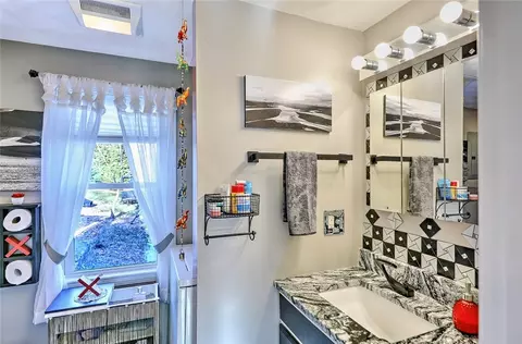 Bath - 145 W Shore Dr, Exeter, RI 02822 photo 1 of 2