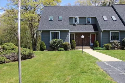 125 Smith Ave #3F, Greenville, RI 02828