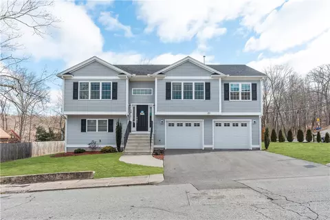 10 Cottage St, Manville, RI 02838