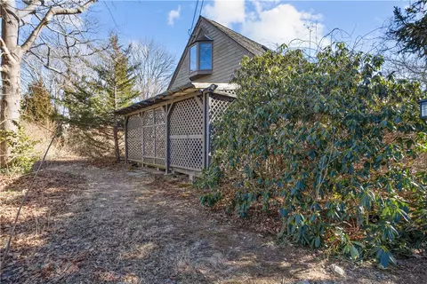 Exterior - 45 Edgewater Rd, South Kingstown, RI 02879 photo 10 of 11