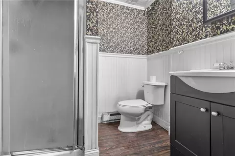 Bath - 45 Edgewater Rd, South Kingstown, RI 02879 photo 4 of 5