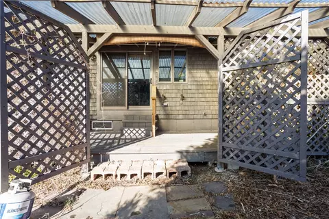 Exterior - 45 Edgewater Rd, South Kingstown, RI 02879 photo 6 of 11
