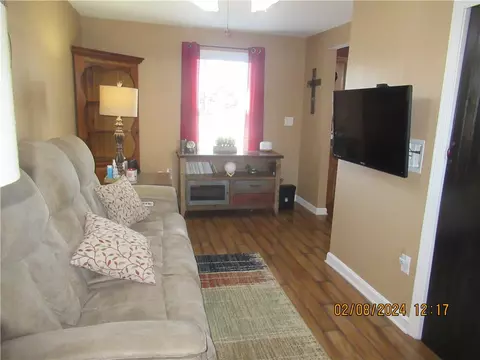 Living - 75 Dudley Ave, Warwick, RI 02889 photo 1 of 2
