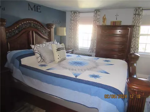 Bedroom - 75 Dudley Ave, Warwick, RI 02889 photo 1 of 3