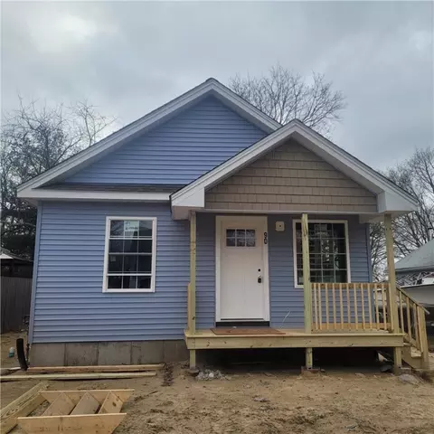 90 Kenway Ave, Warwick, RI 02889