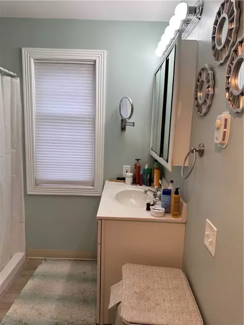 Bath - 3 George St, Westerly, RI 02891 photo 4 of 5