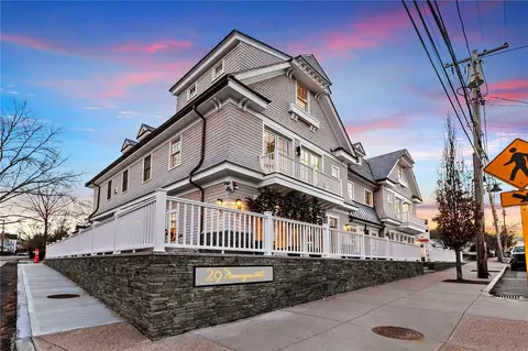 29 Narragansett Ave #A, Jamestown, RI 02835