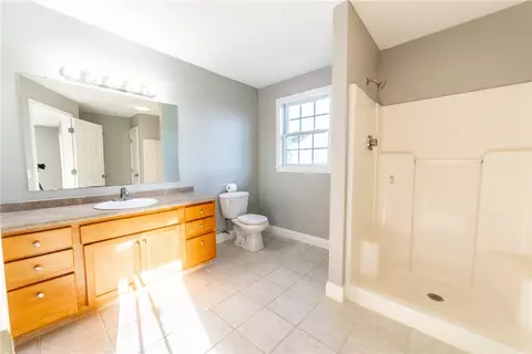 Bath - 16 Danielle Dr, Woonsocket, RI 02895 photo 2 of 4