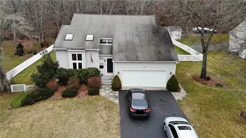 79 W Bay Dr, Narragansett, RI 02882
