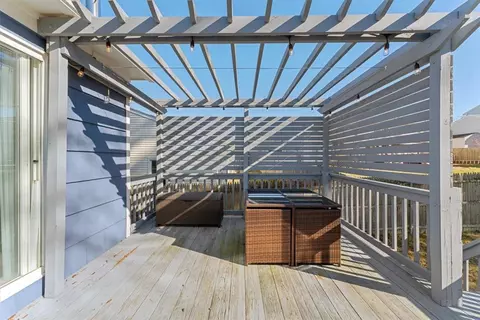 Exterior - 66 Barton Ave, Warwick, RI 02889 photo 6 of 8
