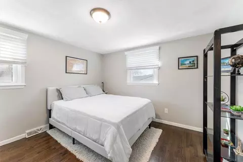 Bedroom - 66 Barton Ave, Warwick, RI 02889 photo 3 of 4