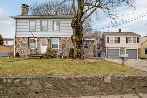 1966 Mendon Rd, Woonsocket, RI 02895