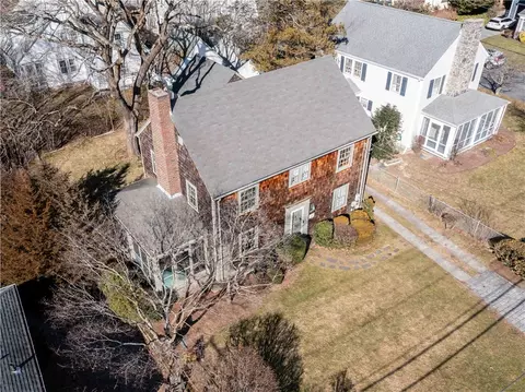 1475 Pawtucket Ave, East Providence, RI 02916