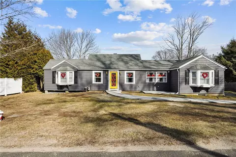 495 Wilbur Ave, Cranston, RI 02921