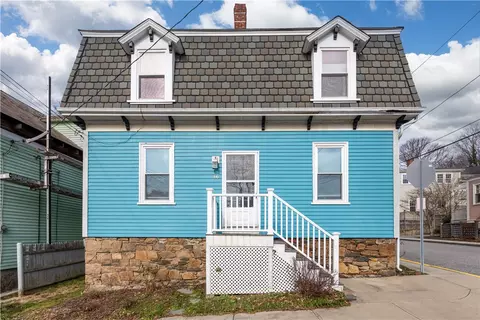66 Pope St, Newport, RI 02840
